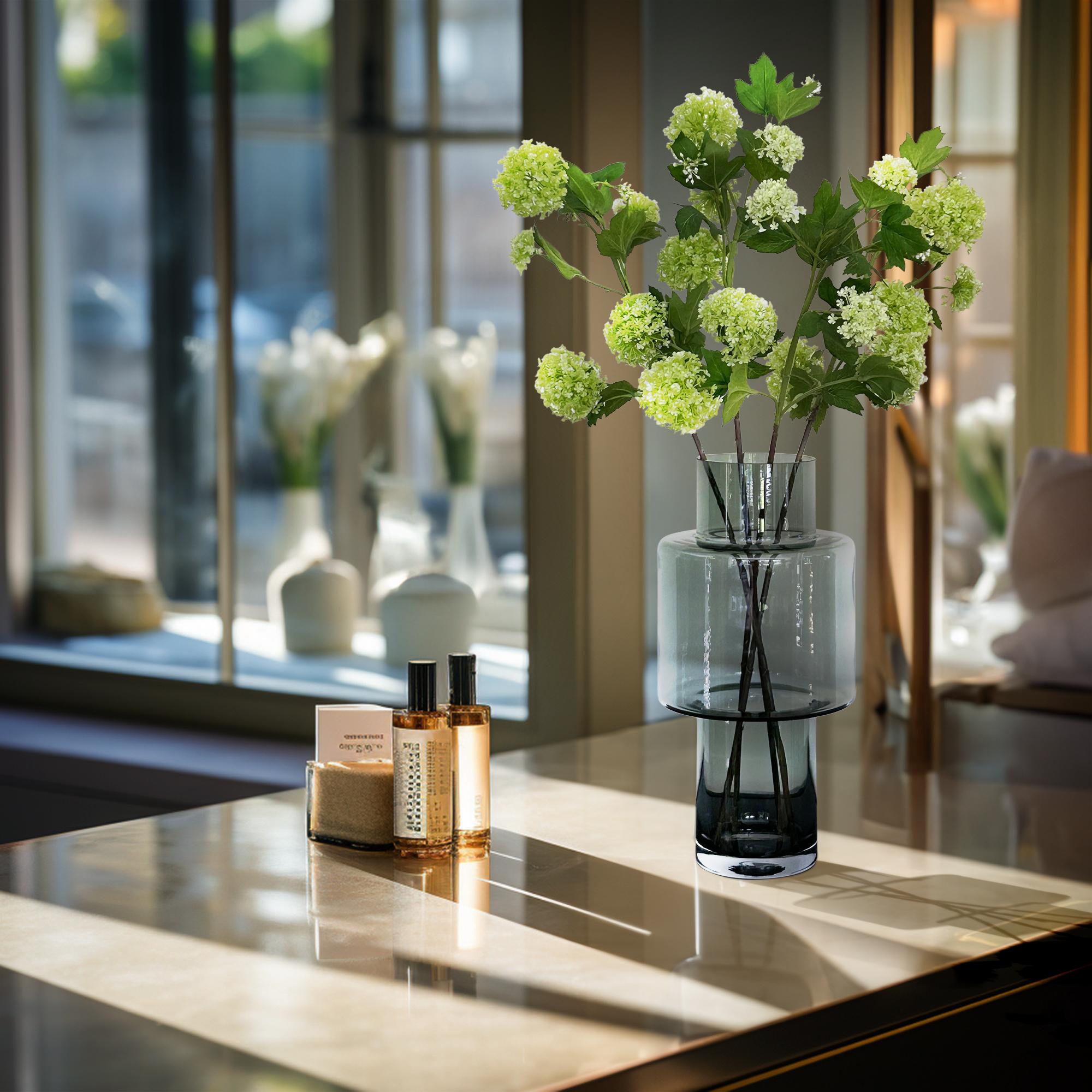 Vier viburnum opulus takken